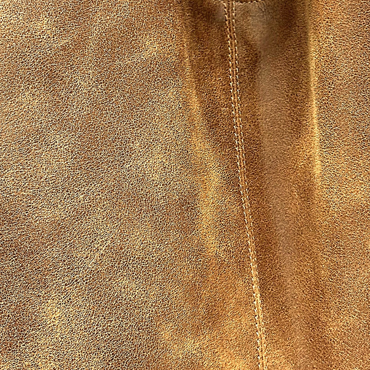 Close-up of the Rodeo saddle full-grain leather